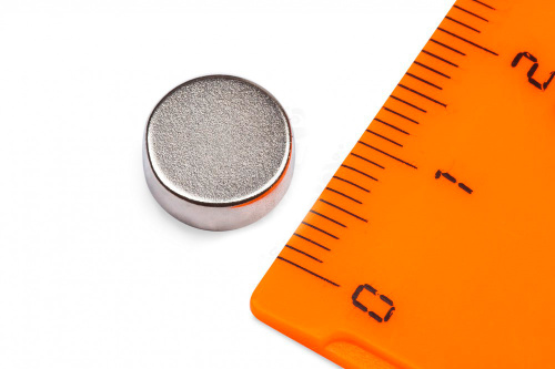 Неодимовый магнит  диск 10х 5мм в наличии фото 3