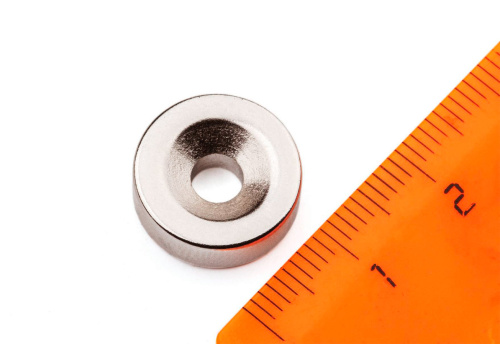 Неодимовый магнит диск 15х5мм с зенковкой 4,5/10 в наличии фото 2